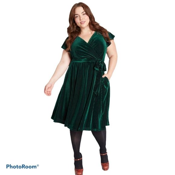Timeless embrace velvet midi dress Clearance